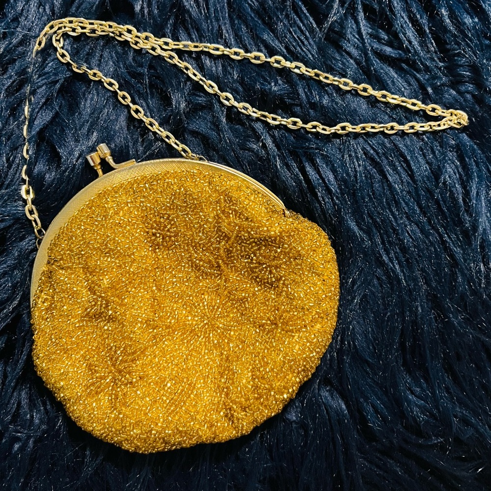 👜 1950 Vintage Hollywood Glam-
Walborg Gold Beaded Glam Party bag! Swagger